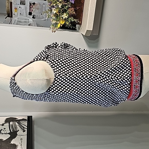 WHITE HOUSE BLACK MARKET, women's Y2K Top Black and white dots. Size small. - Picture 5 of 10